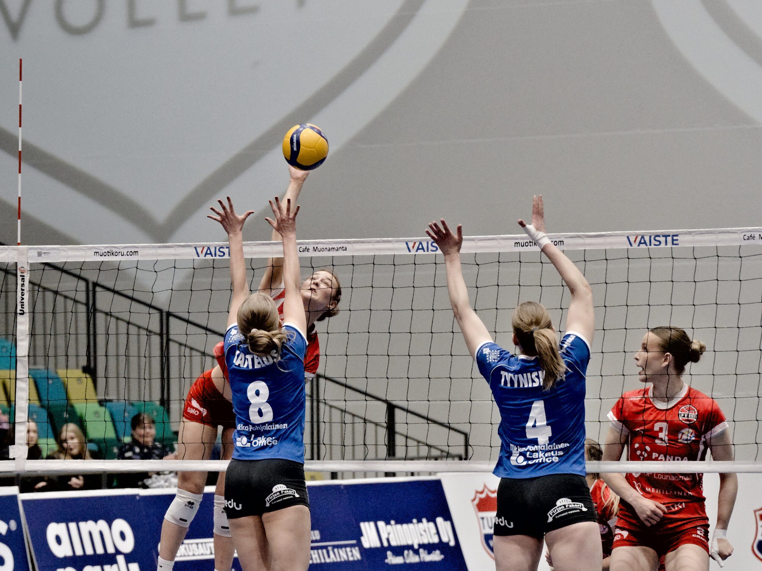 Naisten kärkikaksikko kova - JymyVolley piinasi LP Viestiä Turussa