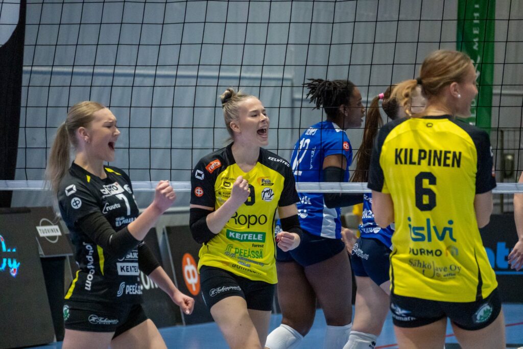 Naisten pudotuspelijoukkueet selvillä - OrPo liigakarsintoihin