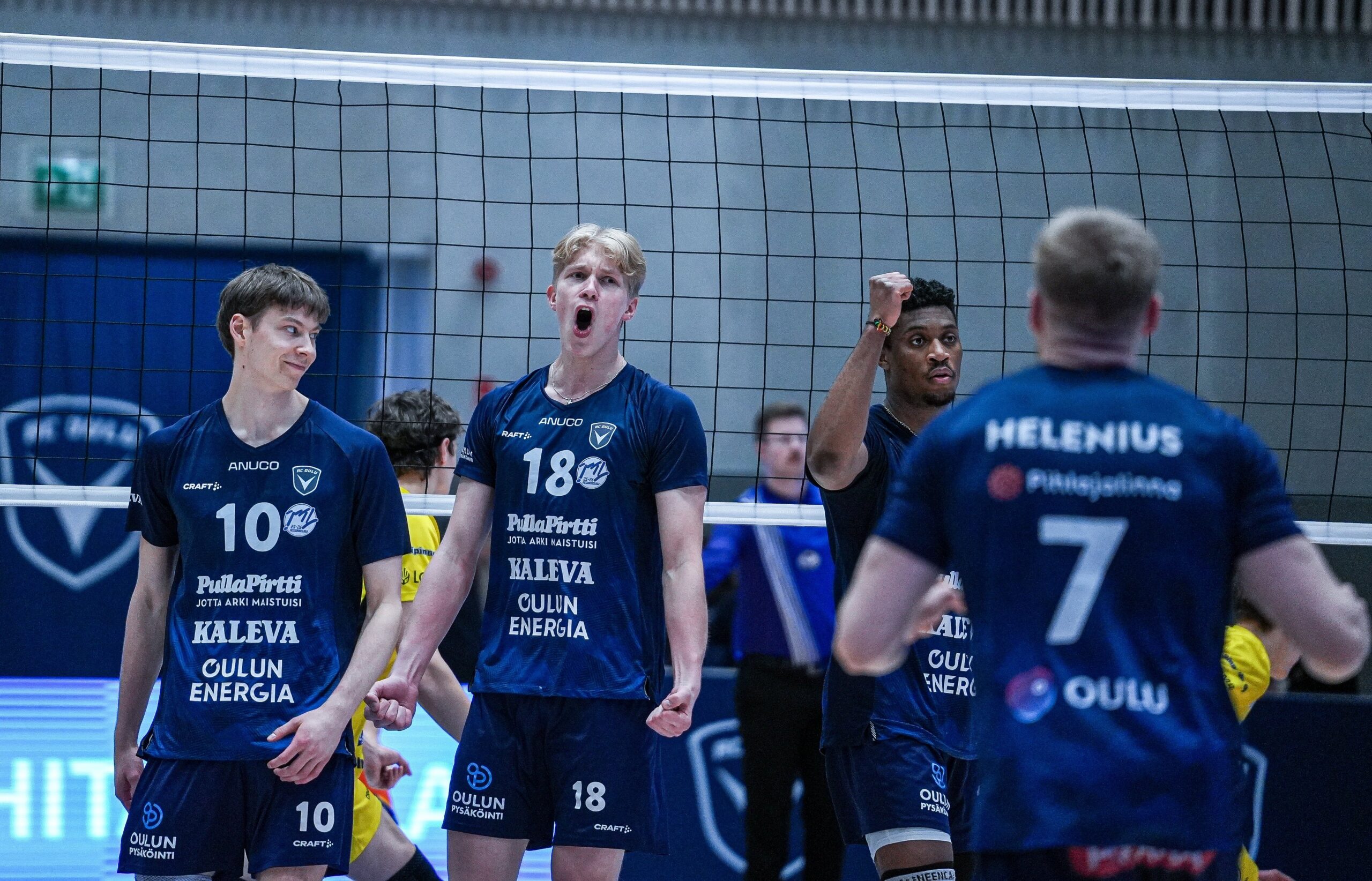 TUTO Volley tarrasi viimeisen pudotuspelipaikkaan - AC Oulu katkaisi Hurrikaanin voittokulun