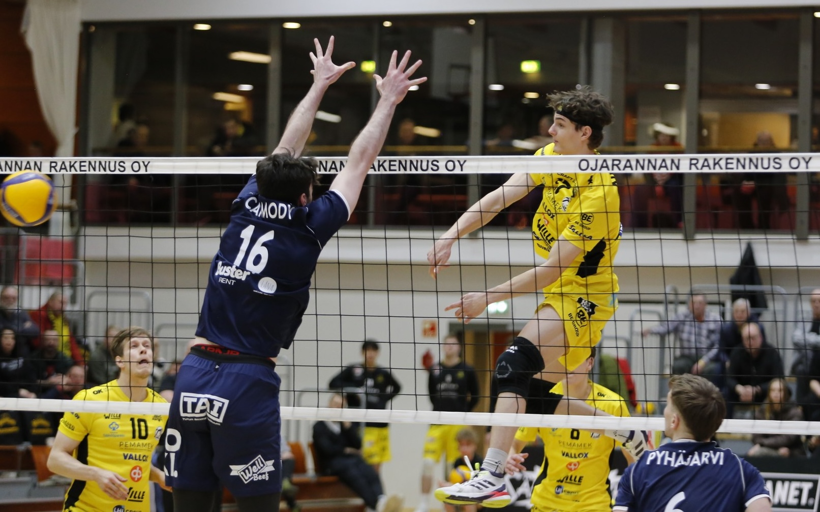 Paavo Koivisto jatkaa Hurrikaanissa myös ensi kaudella
