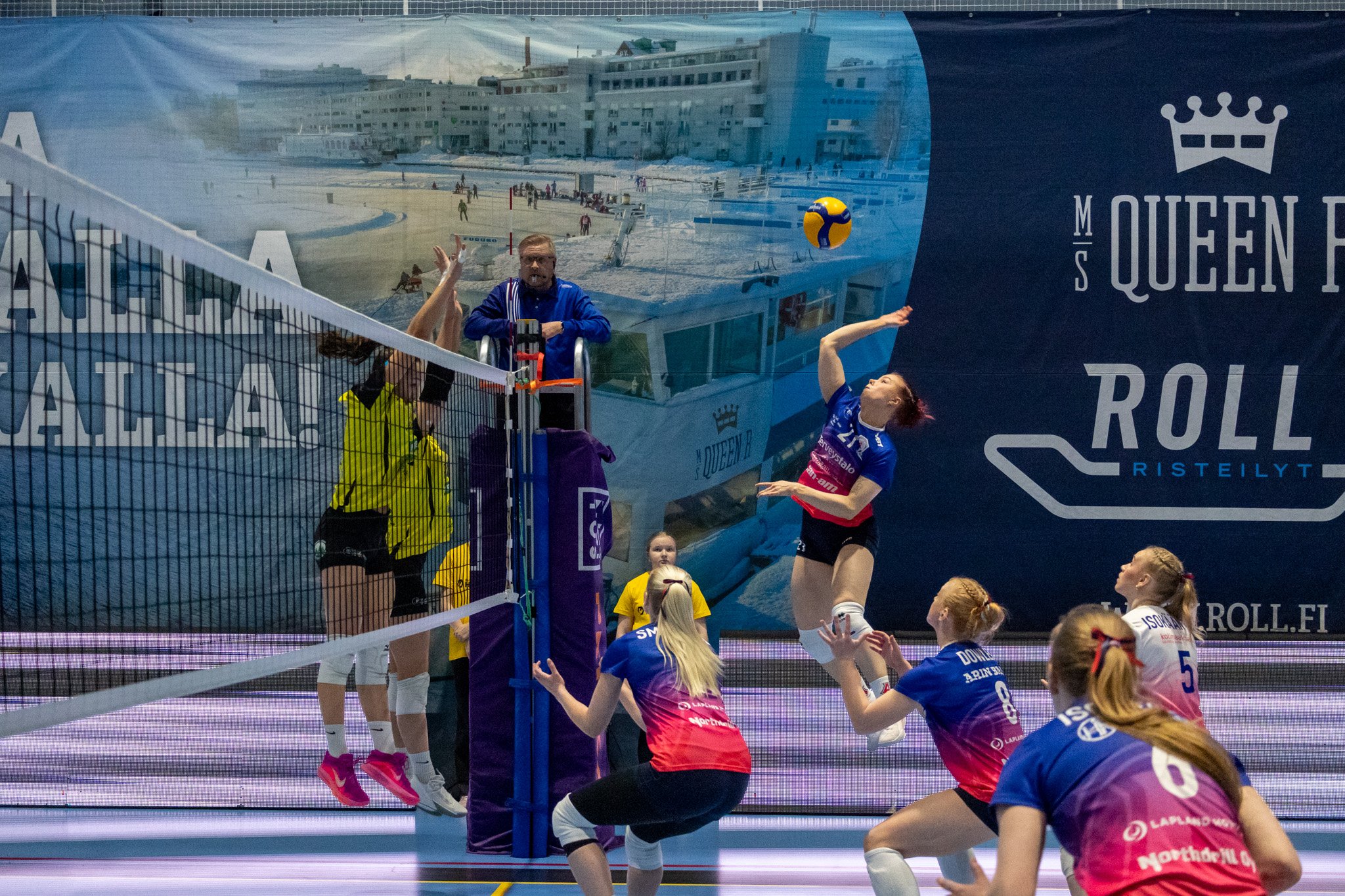 Kotijoukkueet kestivät vieraiden vastarinnan puolivälierien avauksessa