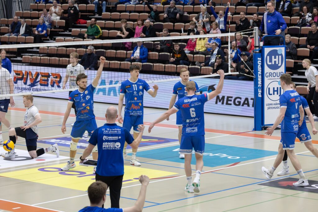 Akaa-Volley selvitti ensimmäisen kiirastulen