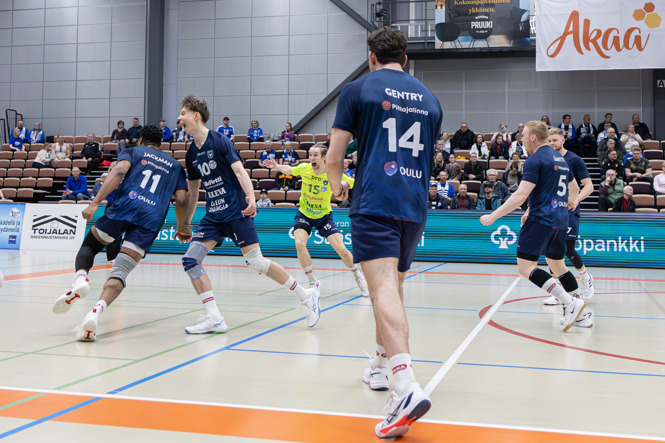AC Oulu Volley vierasvoittoon välierien avauksessa - Savo piinasi Hurrikaania viiteen