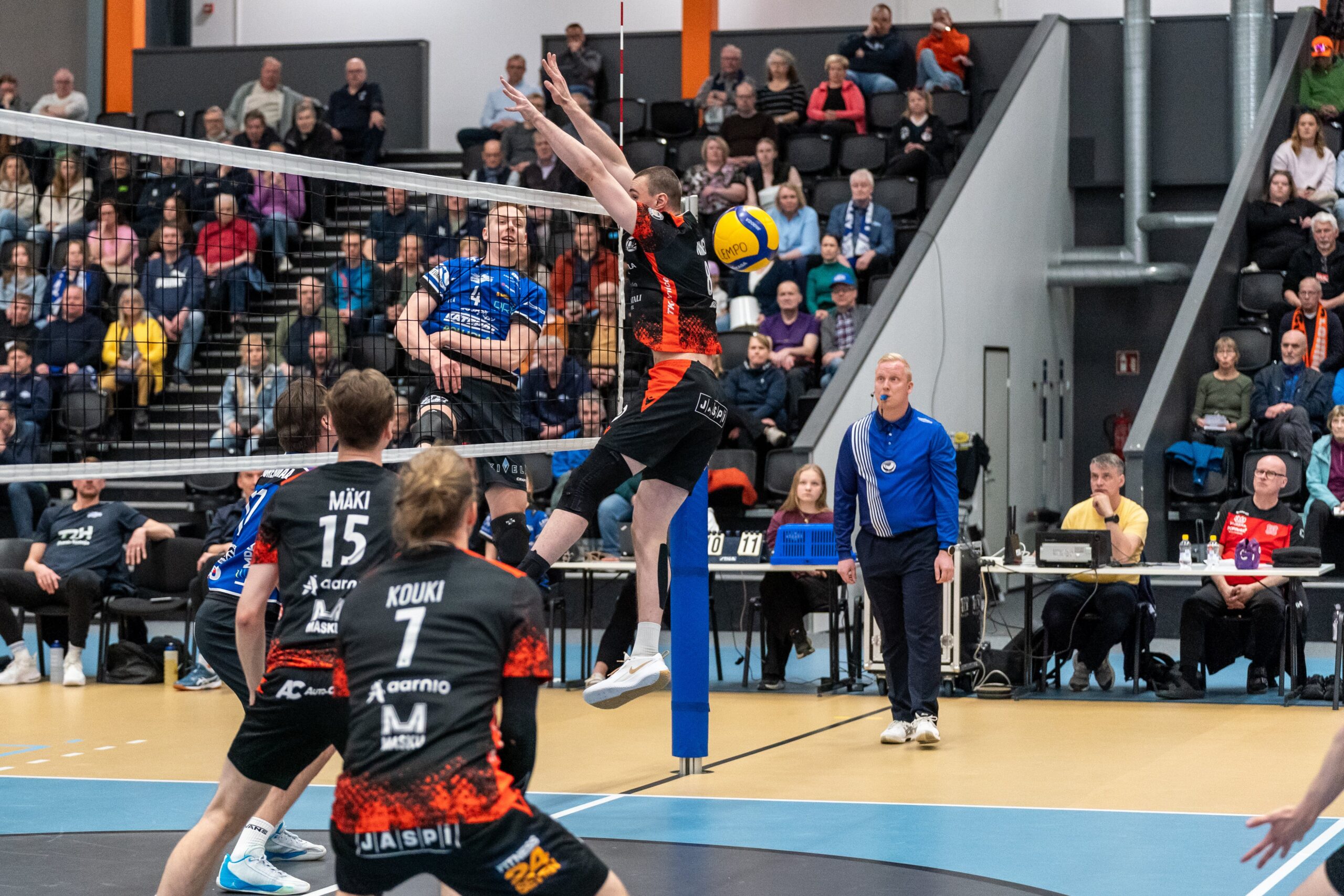 Miesten liigakarsinta viidenteen ja ratkaisevaan otteluun tiistaiksi