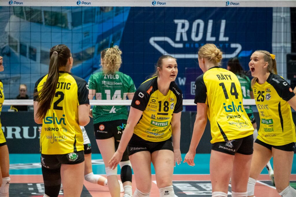 Selma Räsänen, Kerttu Kilpinen ja Ella Peltomaa jatkavat Puijossa