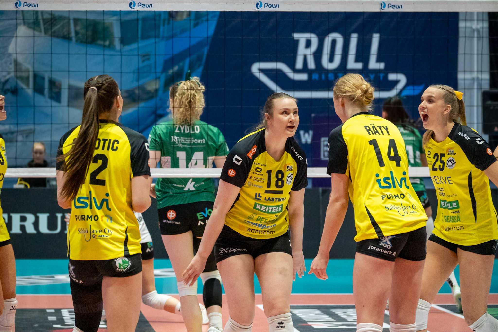 Selma Räsänen, Kerttu Kilpinen ja Ella Peltomaa jatkavat Puijossa